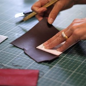 Atelier Wecandoo – Fabriquez votre porte-carte en cuir