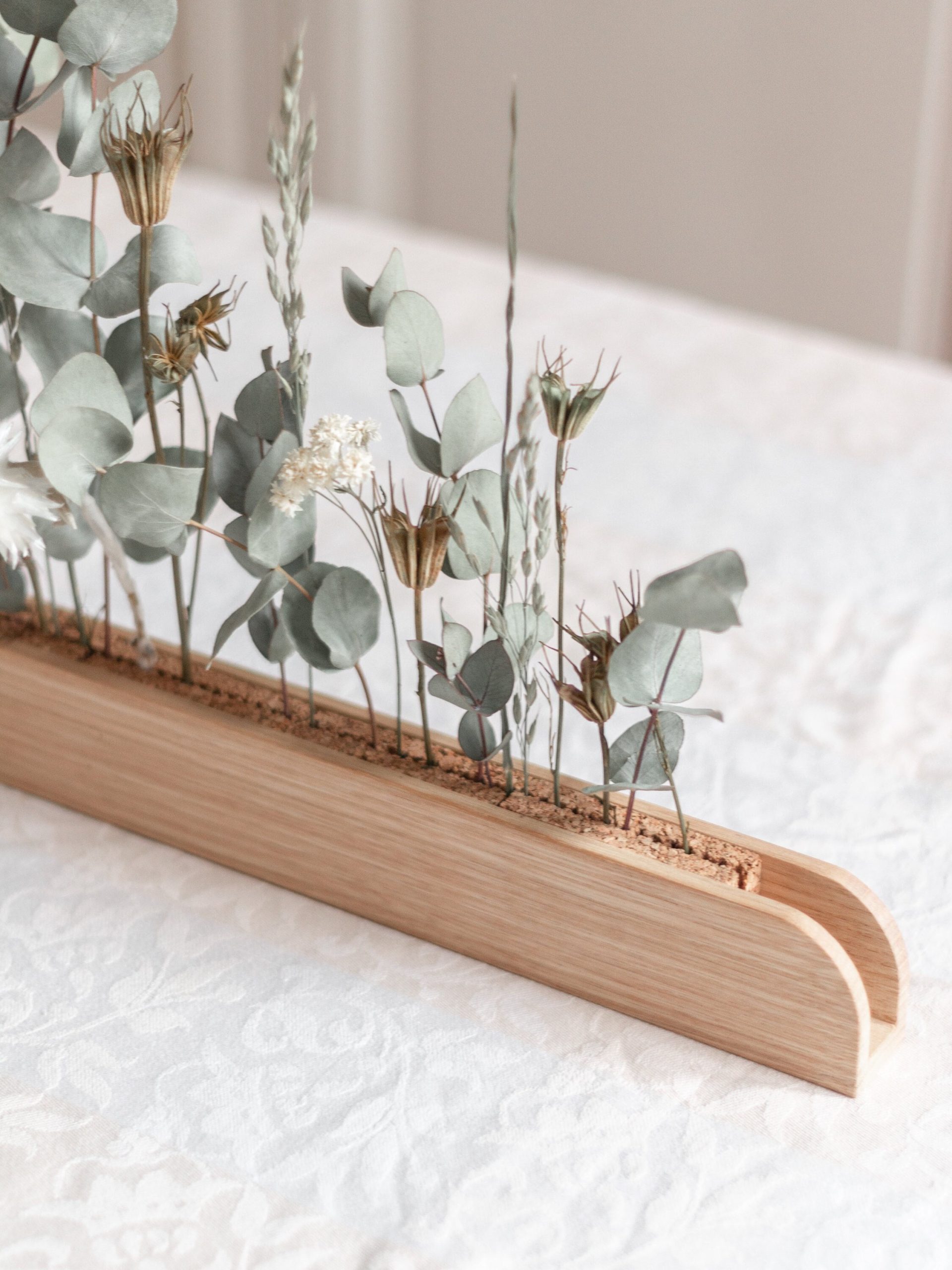 Gllu – Support en bois pour fleurs séchées. Gllu – Support en bois pour fleurs séchées.