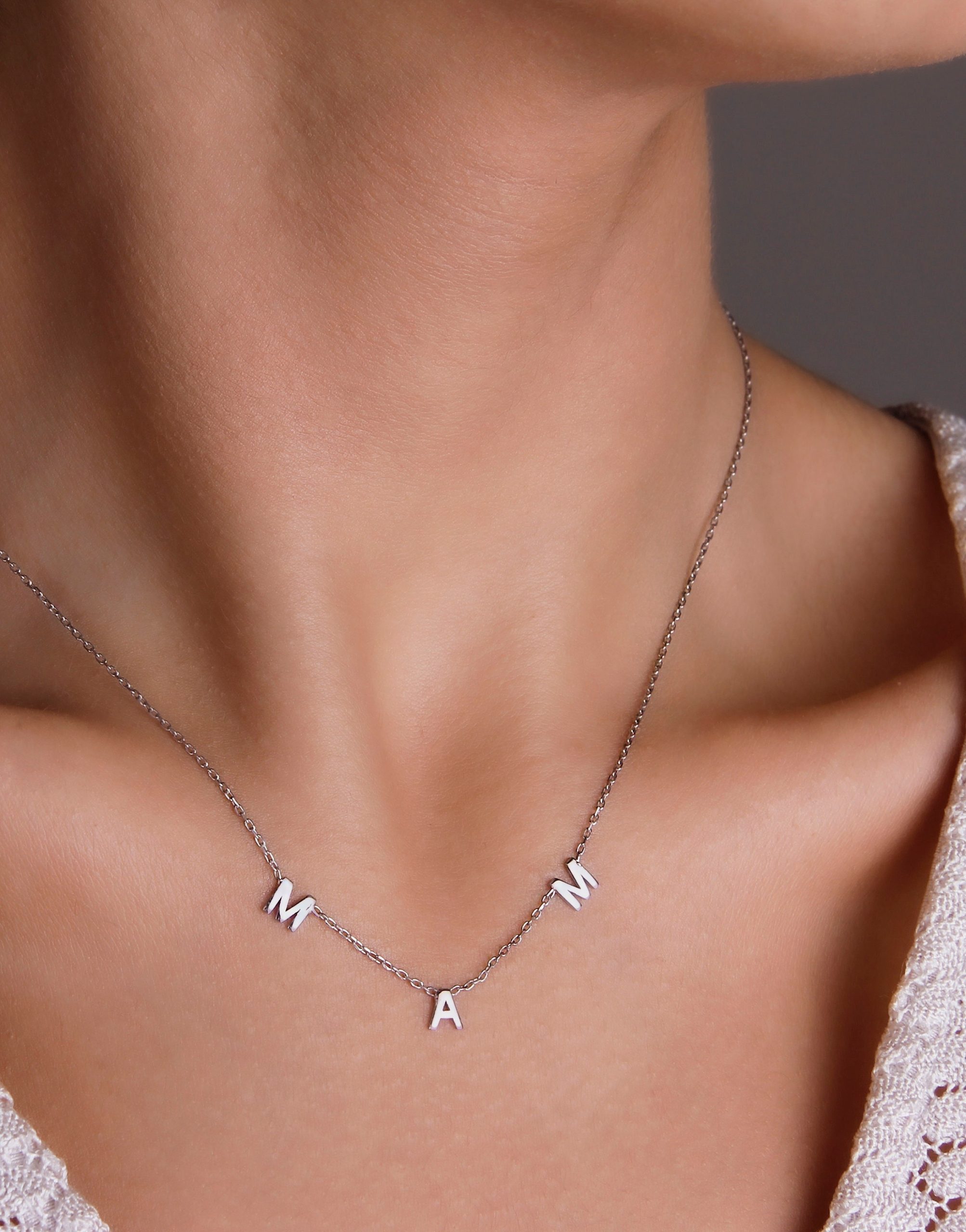 Chics Jewelry – Collier Initiales Personnalisées Chics Jewelry – Collier Initiales Personnalisées