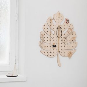 little anana – Pegboard Monstera little anana – Pegboard Monstera