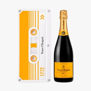 Veuve Clicquot – Champagne Veuve Clicquot Brut Carte Jaune, coffret « Tape » 0,75 cl Veuve Clicquot – Champagne Veuve Clicquot Brut Carte Jaune, coffret « Tape » 0,75 cl