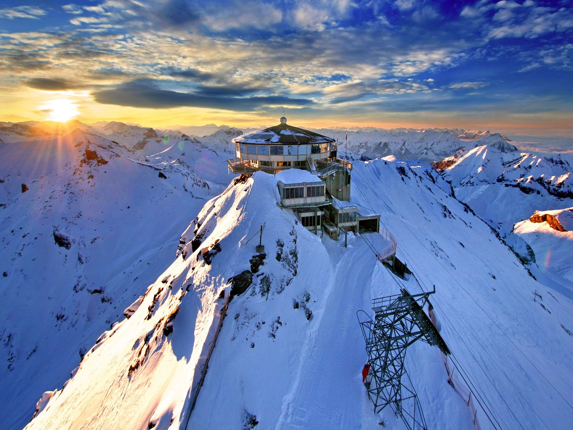 Vol en Hélicoptère au-dessus du Mont-Blanc depuis Les Arcs 1950 Vol en Hélicoptère au-dessus du Mont-Blanc depuis Les Arcs 1950