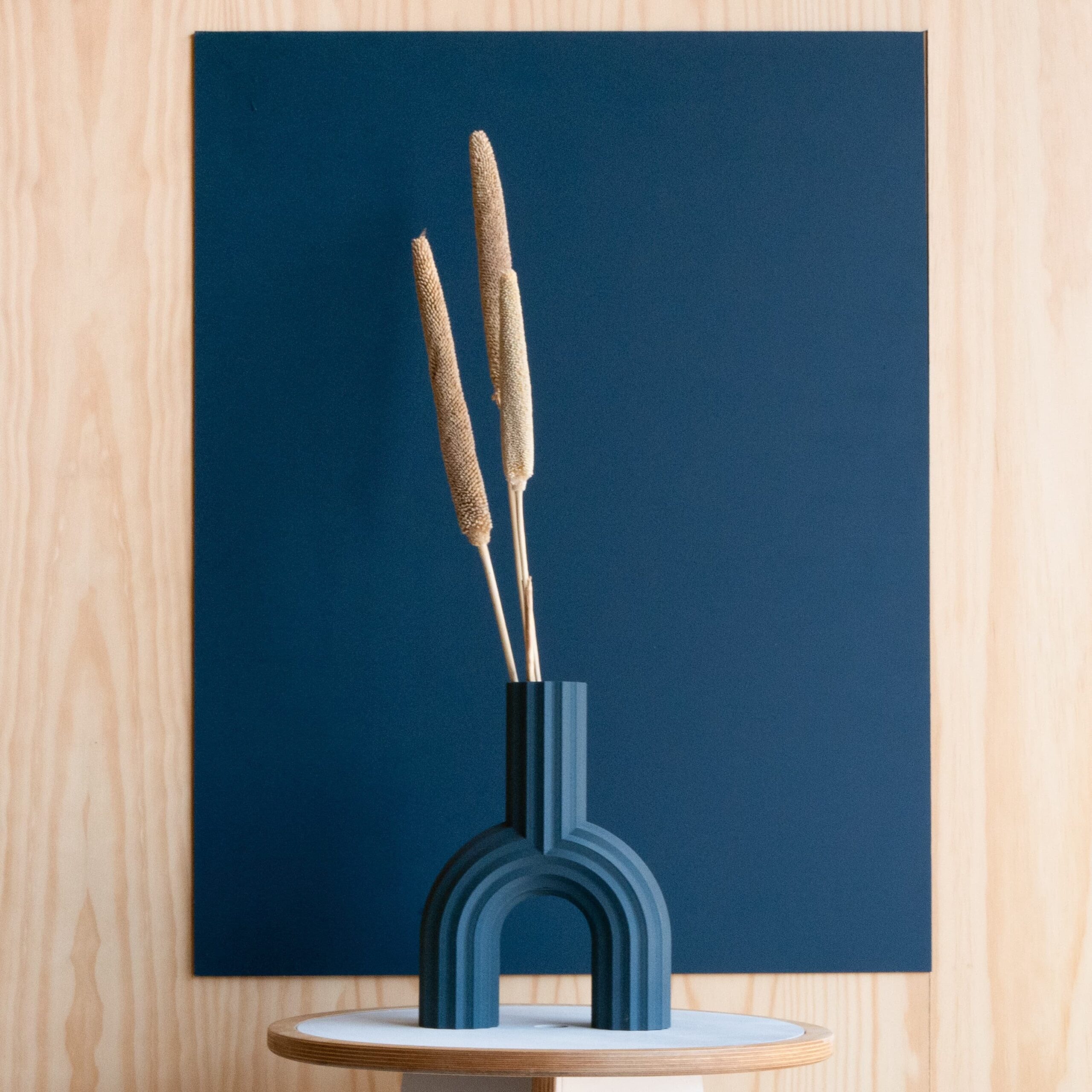 MinimumDesign – Vase Blue Indigo Arch Vase MinimumDesign – Vase Blue Indigo Arch Vase